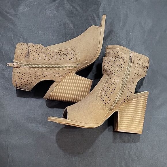BRAND NEW SUGAR VERUCA LASER-CUT OUT WITHD FISH MOUTH ANKLE BOOTIES - Picture 10 of 16